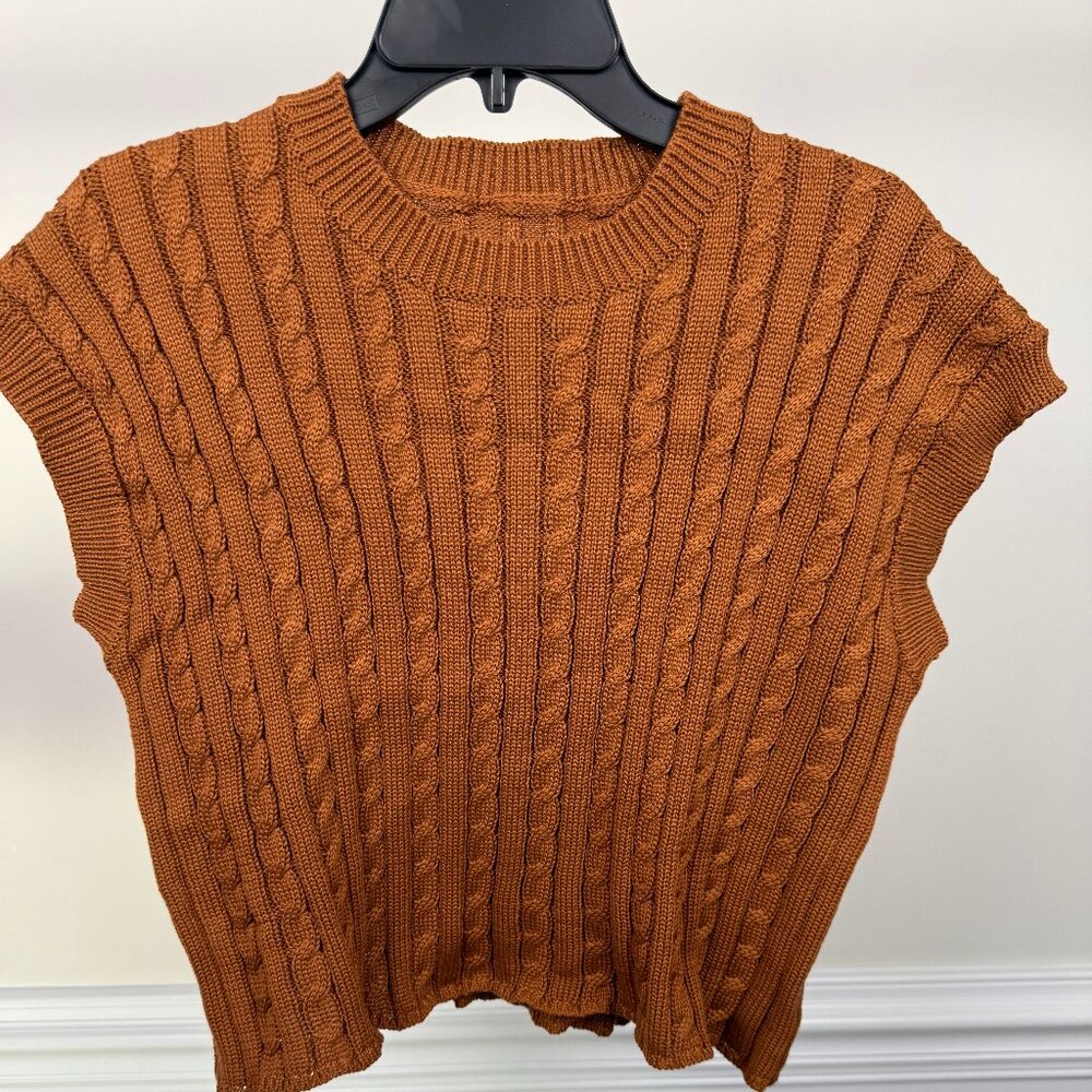 No Brand, Size M, Brown cable-knit vest, sleeveless.